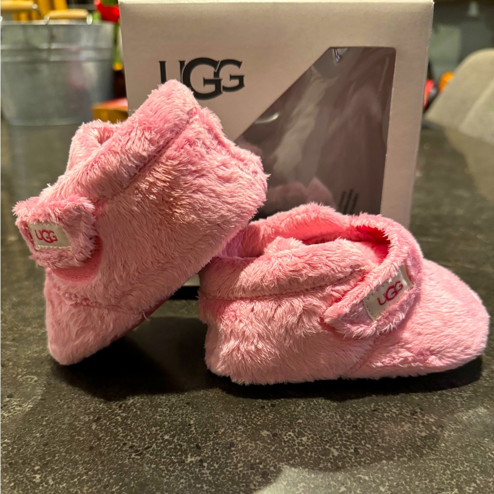 Baby Bixbee Uggs. 12-18 months. Size 4-5.